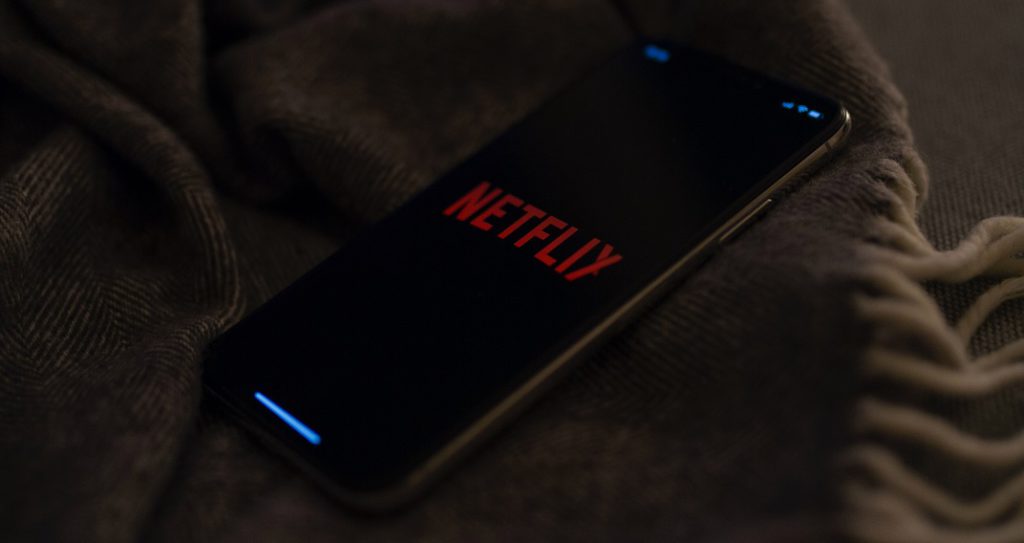 jak šetřit mobilní data Netflix na mobilu